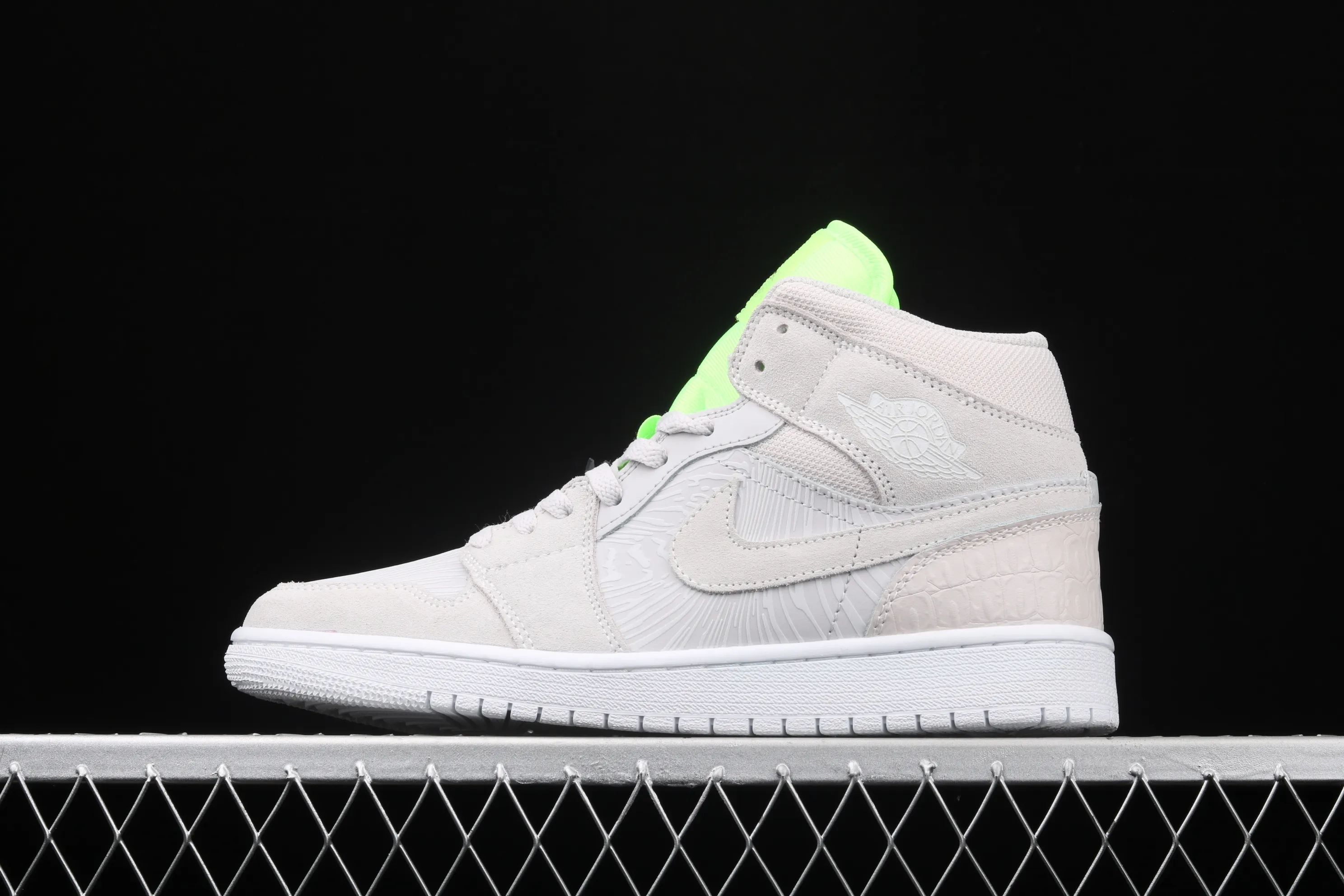 All categories Air Jordan Jordan series basketball shoes Air Jordan 1 Mid Air Jordan 1 Mid AJ1 Joe 1 sea salt fluorescent green CV3018-001
